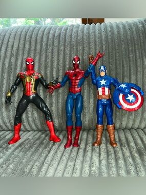 Marvel Captain America, Spider-Man Action Figures (3 w/ accessories in pictures)